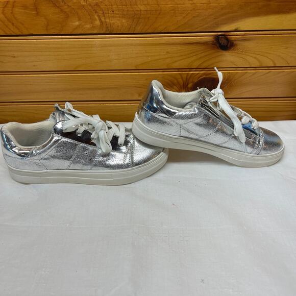 Kidpik shiny silver big girl sneakerslike‎ new size 5 - Picture 2 of 8